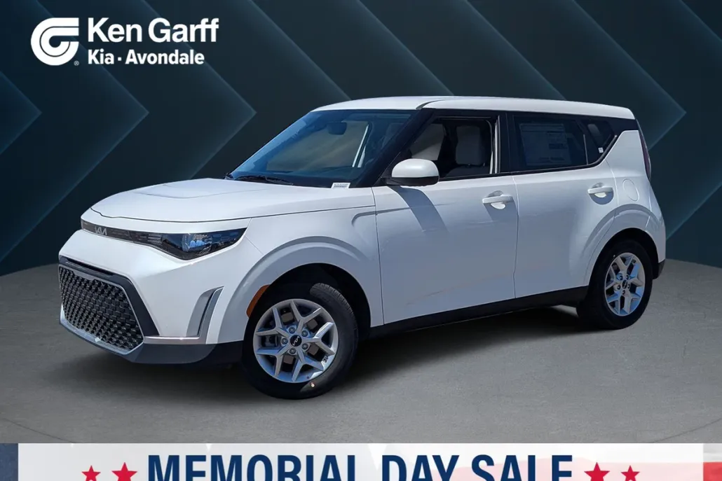 2025 Kia Soul LX photo 1