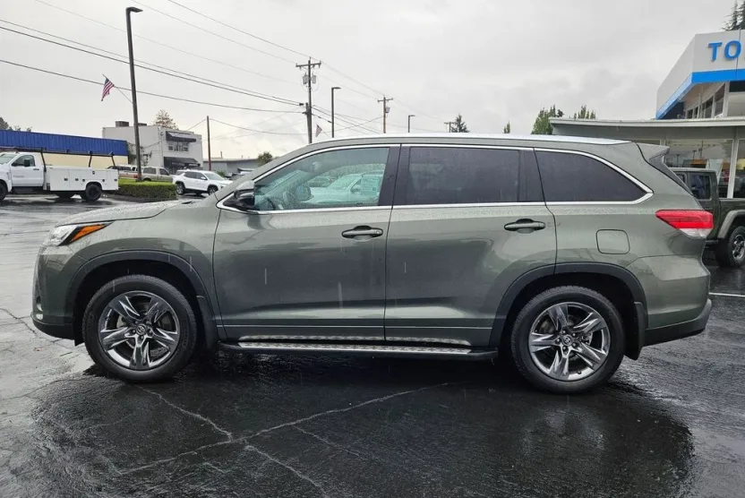 2019 Toyota Highlander Limited Platinum photo 1