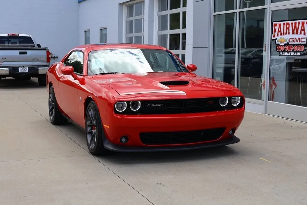 2022 Dodge Challenger R/T Scat Pack photo 1