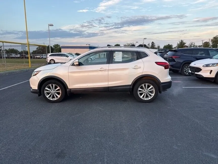 2018 Nissan Rogue Sport SV photo 1