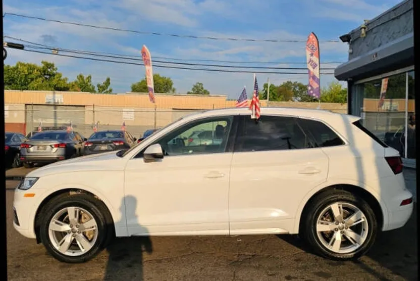 2019 Audi Q5 Premium Plus 45 TFSI photo 1