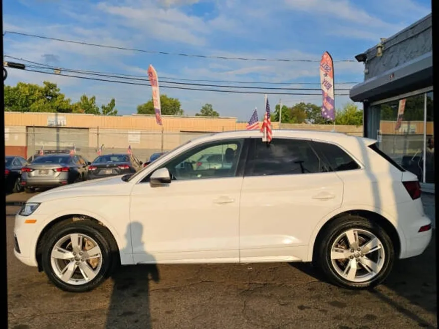 2019 Audi Q5 Premium Plus 45 TFSI photo 1