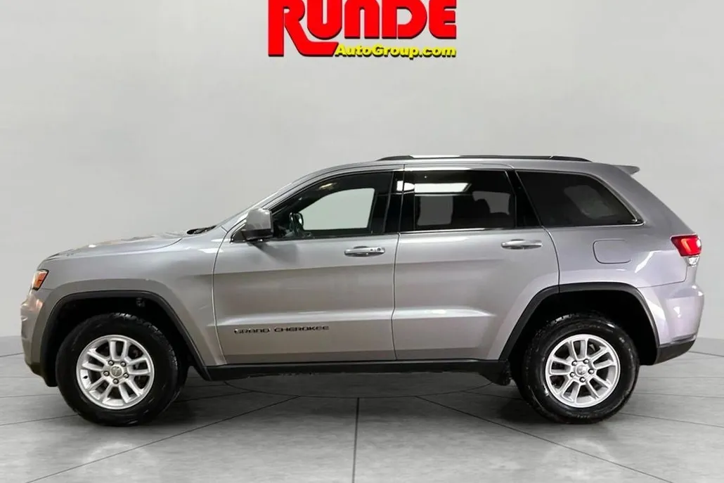 2020 Jeep Grand Cherokee Laredo photo 1