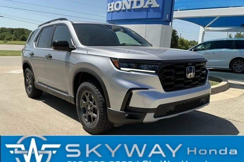 2025 Honda Pilot TrailSport photo 1