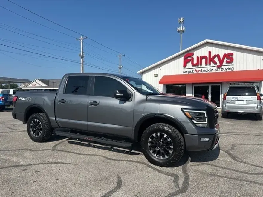 2020 Nissan Titan PRO-4X photo 1