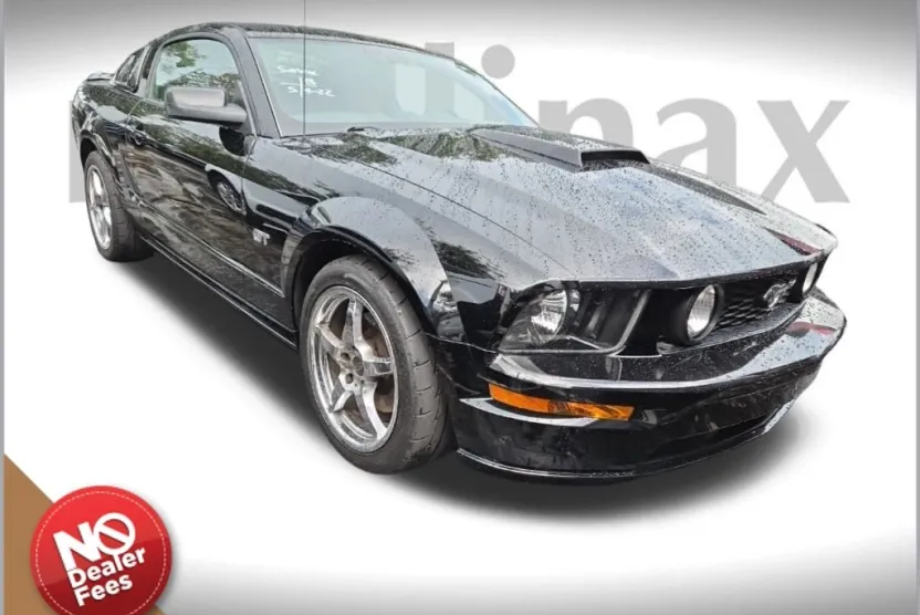2005 Ford Mustang GT Premium photo 1