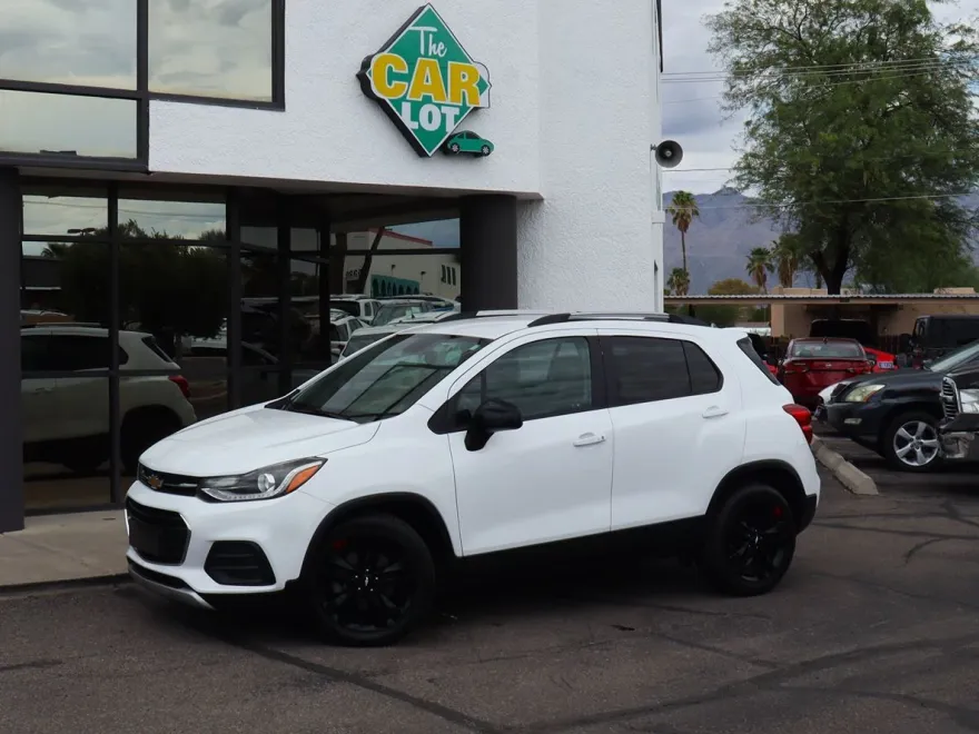 2020 Chevrolet Trax LT photo 1