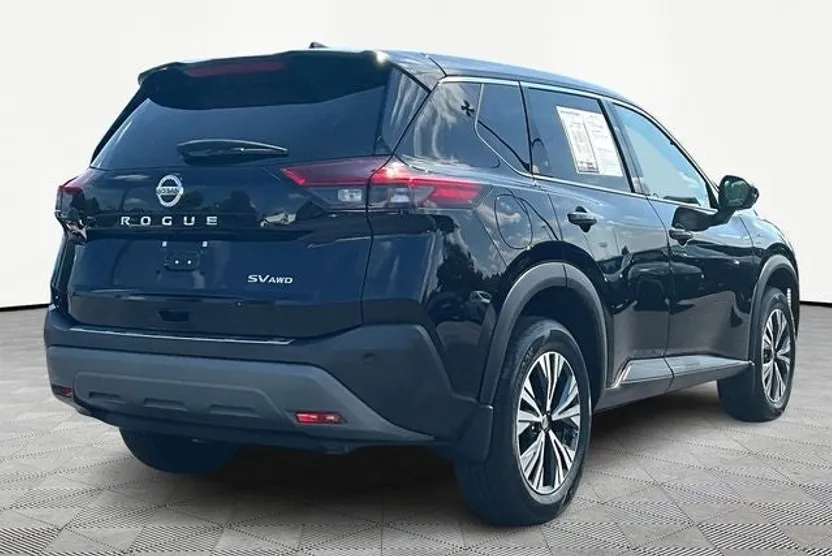 2021 Nissan Rogue SV photo 1