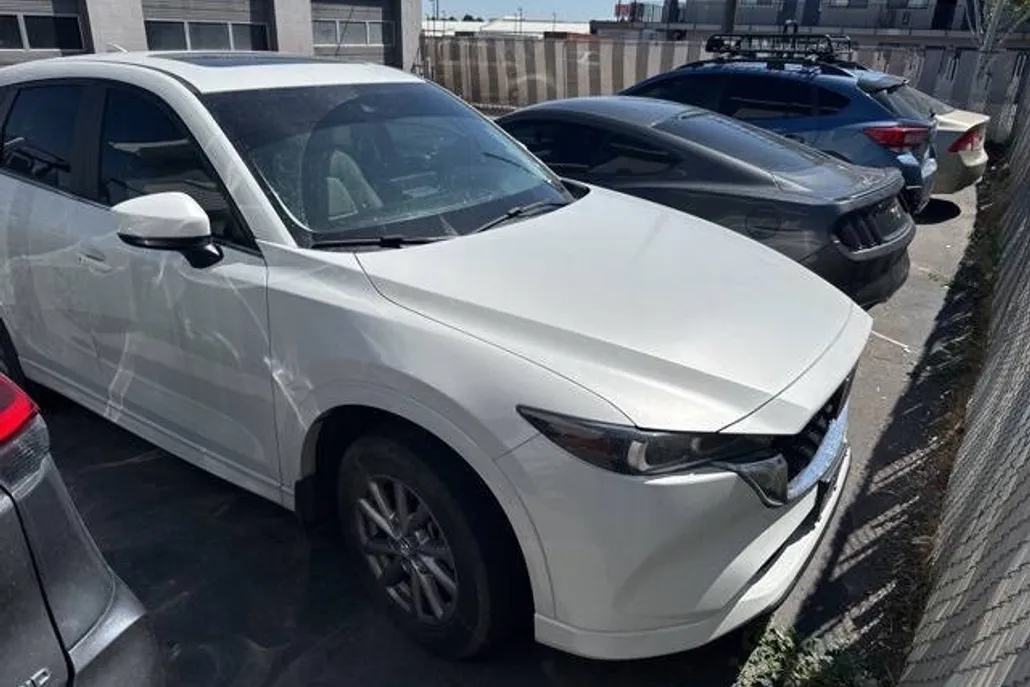 2024 Mazda CX-5 2.5 S Preferred photo 1