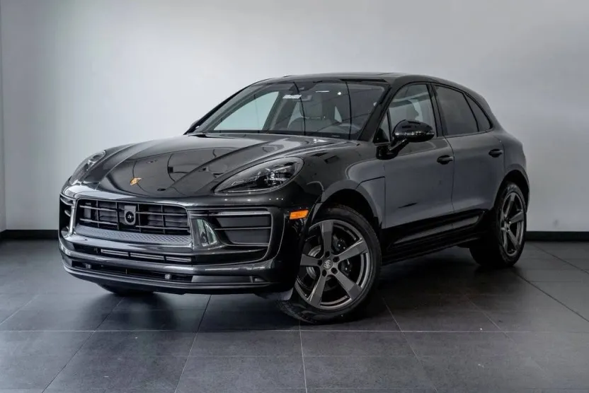 2025 Porsche Macan T photo 1