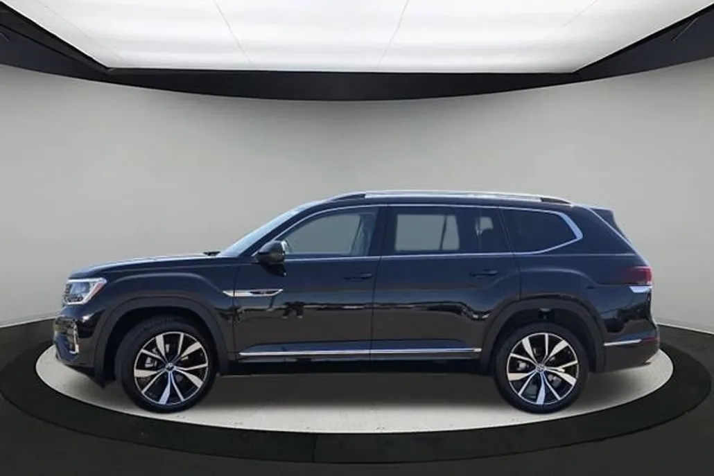 2026 Volkswagen Atlas SEL Premium R-Line photo 1