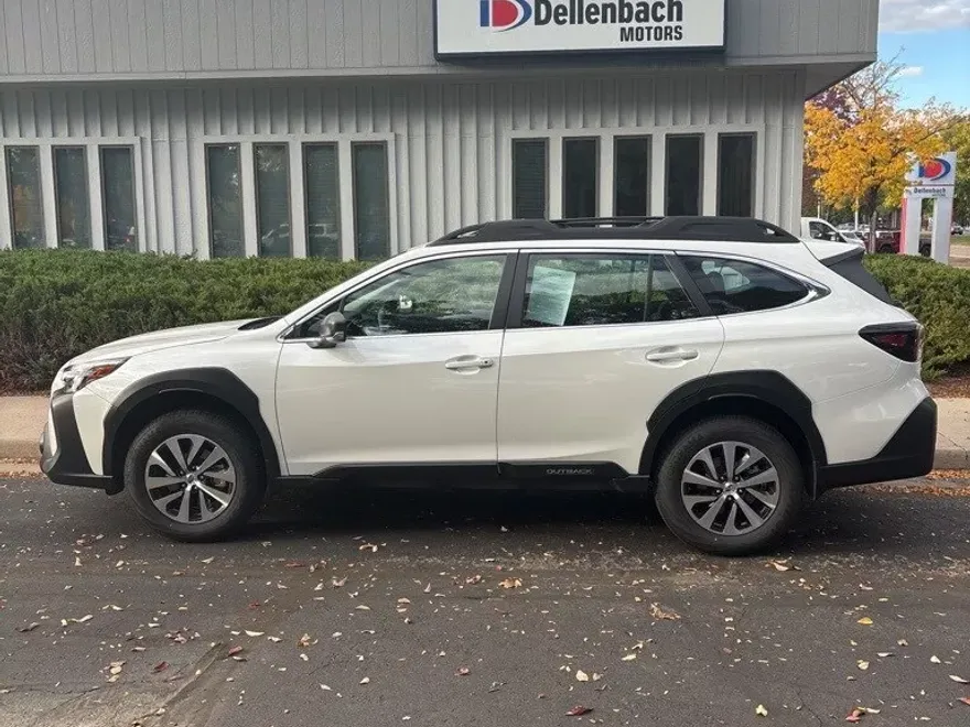 2025 Subaru Outback 2.5i photo 1