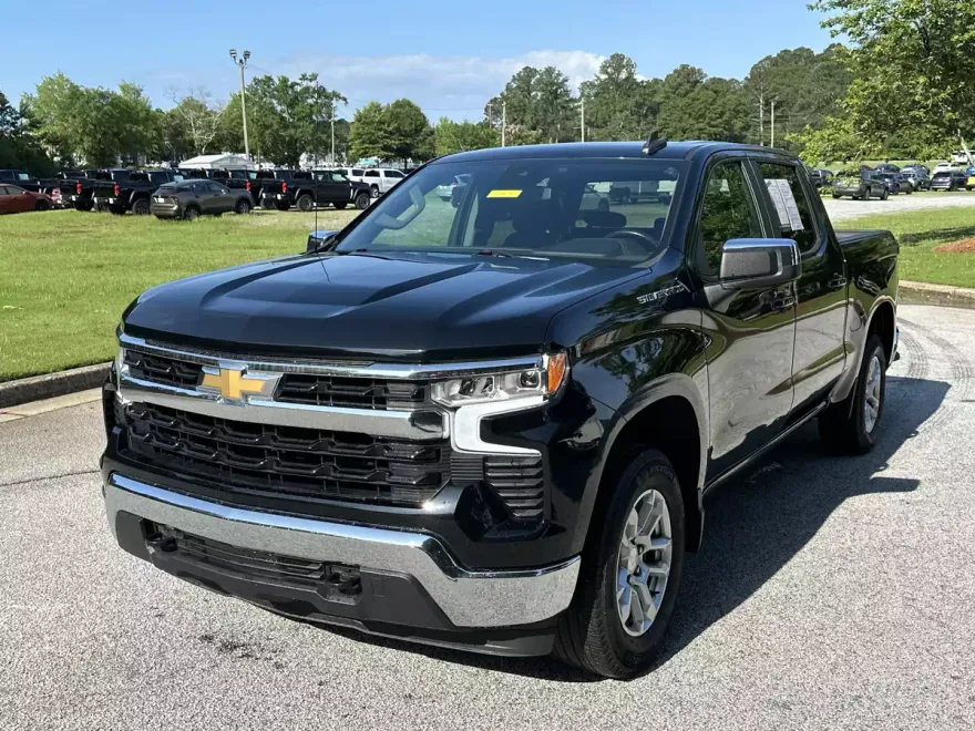 2022 Chevrolet Silverado 1500 LT photo 1