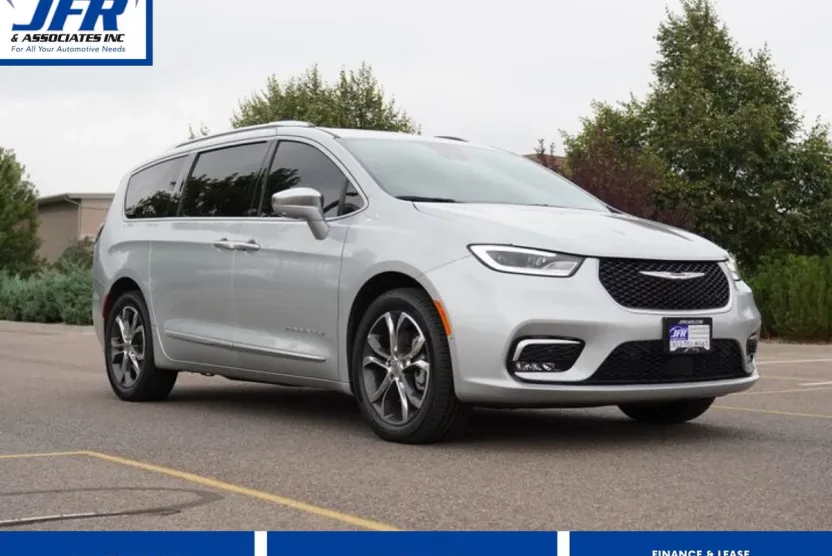 2022 Chrysler Pacifica Pinnacle photo 1