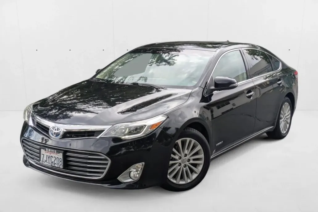 2015 Toyota Avalon Hybrid Limited photo 1
