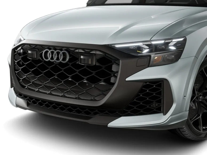 2025 Audi RS Q8 photo 2