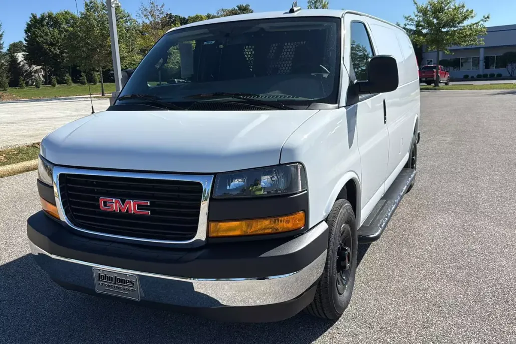 2023 Gmc Savana 2500 Cargo photo 1