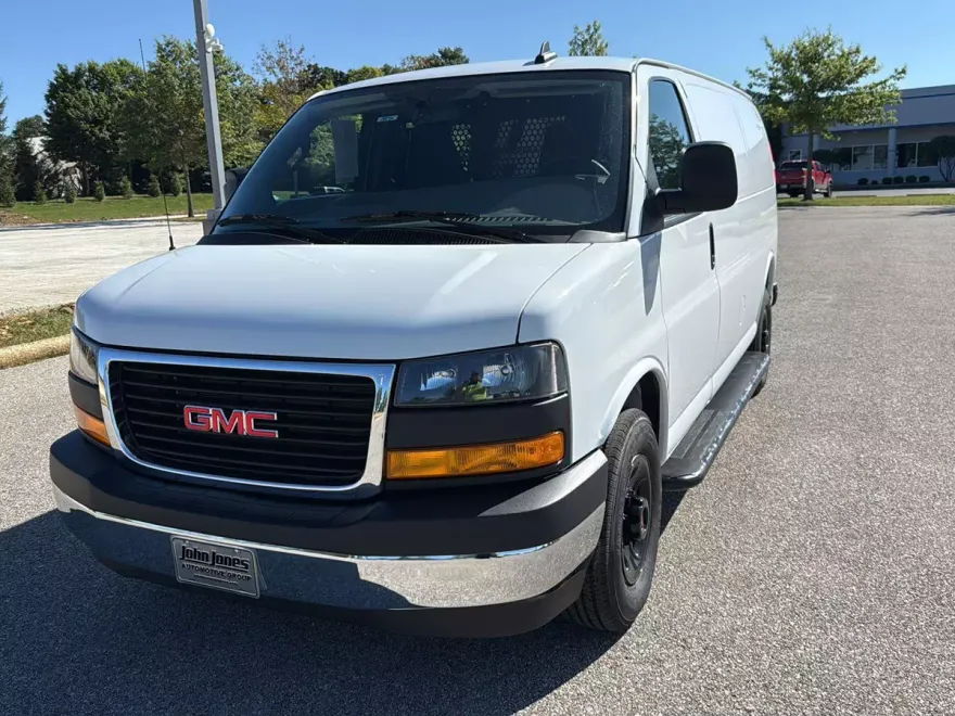 2023 Gmc Savana 2500 Cargo photo 1