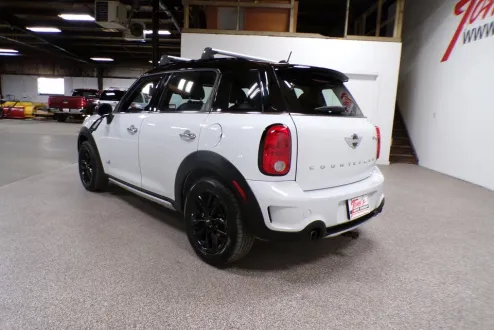 2016 Mini Cooper S ALL4 photo 3