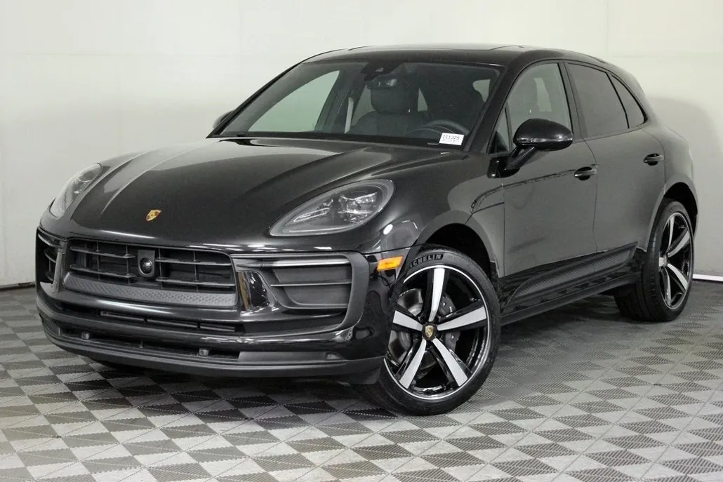 2025 Porsche Macan Base photo 1