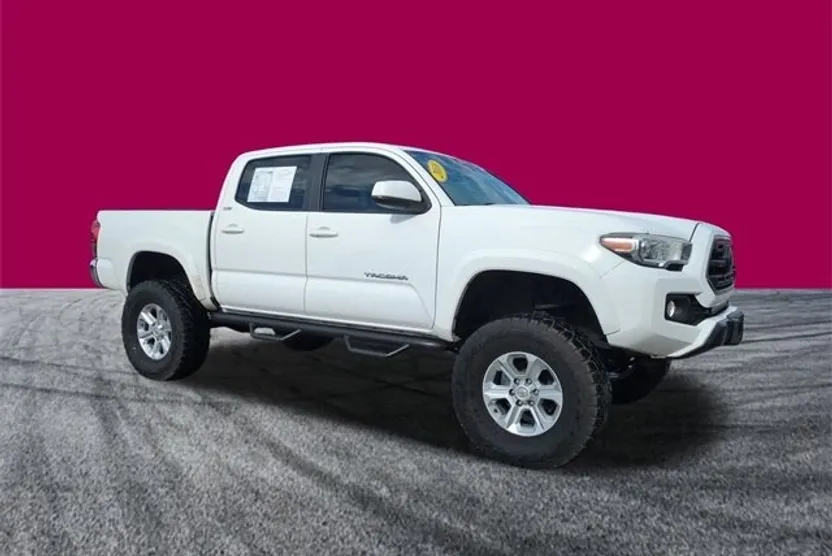 2018 Toyota Tacoma SR5 photo 1