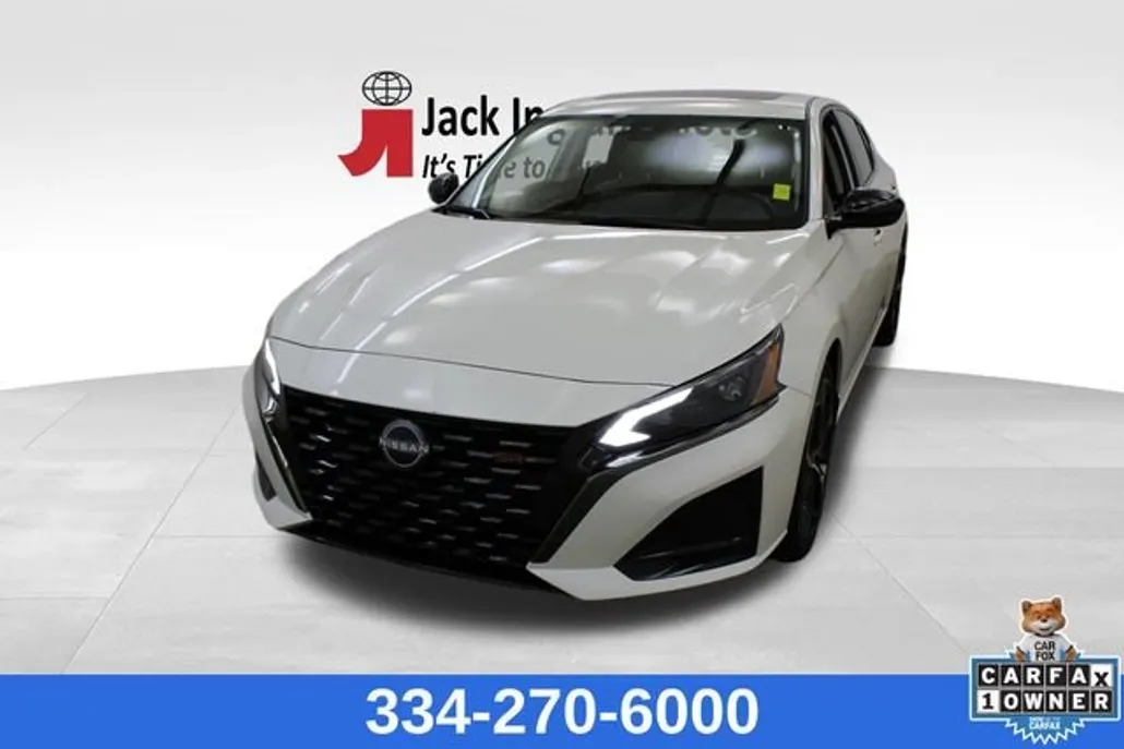 2023 Nissan Altima 2.5 SR photo 1