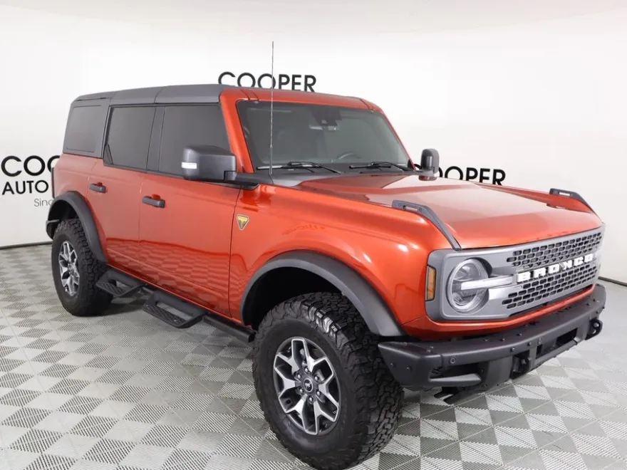 2024 Ford Bronco Badlands photo 1