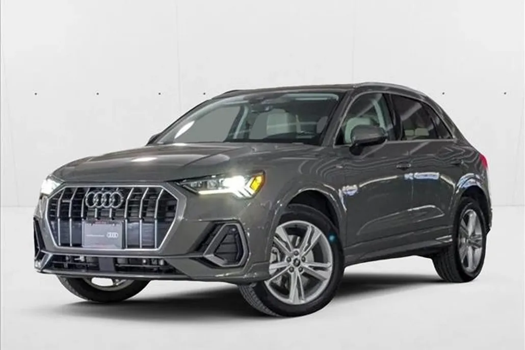 2023 Audi Q3 45 TFSI S line Premium photo 1