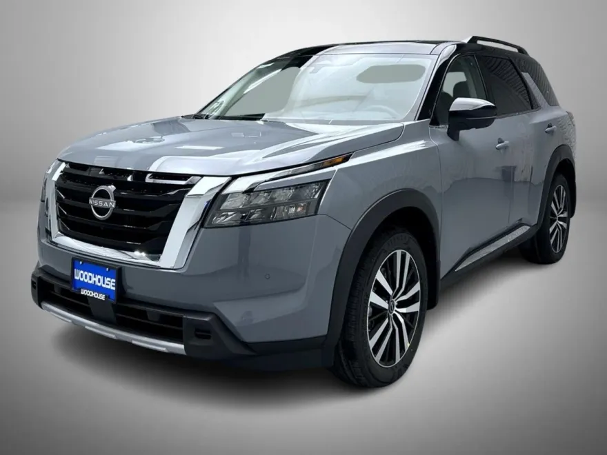2025 Nissan Pathfinder Platinum photo 1