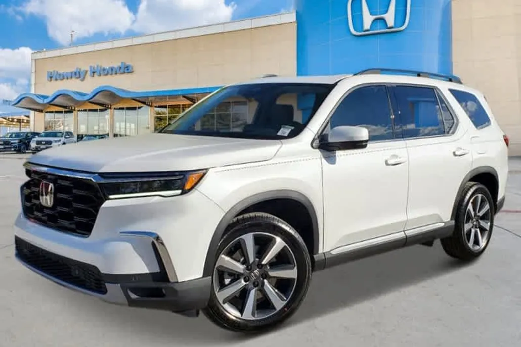 2025 Honda Pilot Touring photo 1