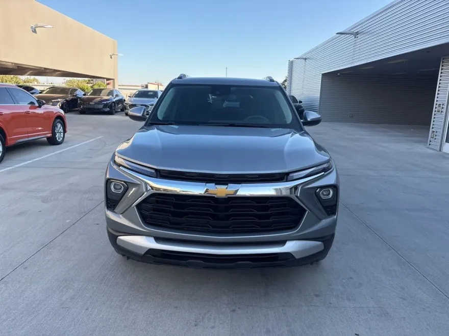 2024 Chevrolet Trailblazer LT photo 1
