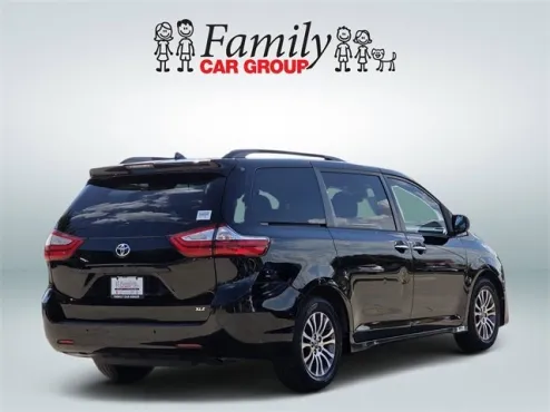 2018 Toyota Sienna XLE Premium photo 4