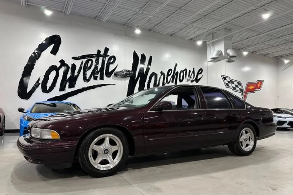 1995 Chevrolet Impala SS photo 1