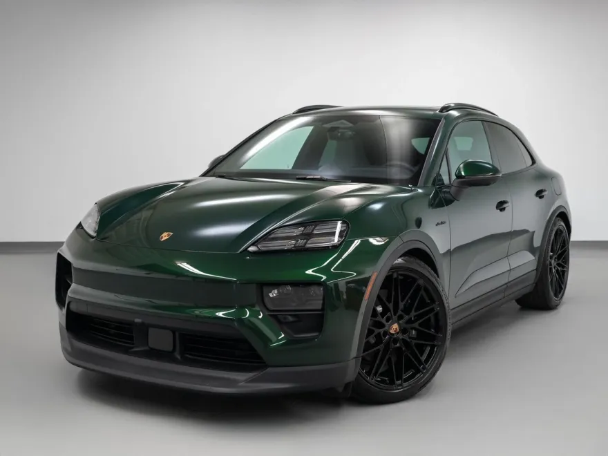 2025 Porsche Macan Electric photo 1