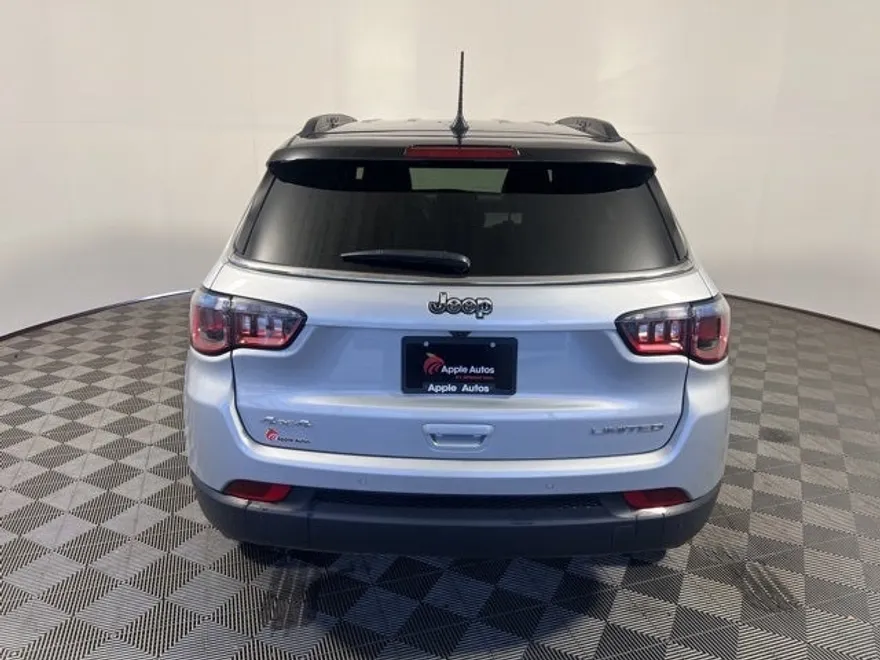 2024 Jeep Compass Limited photo 1
