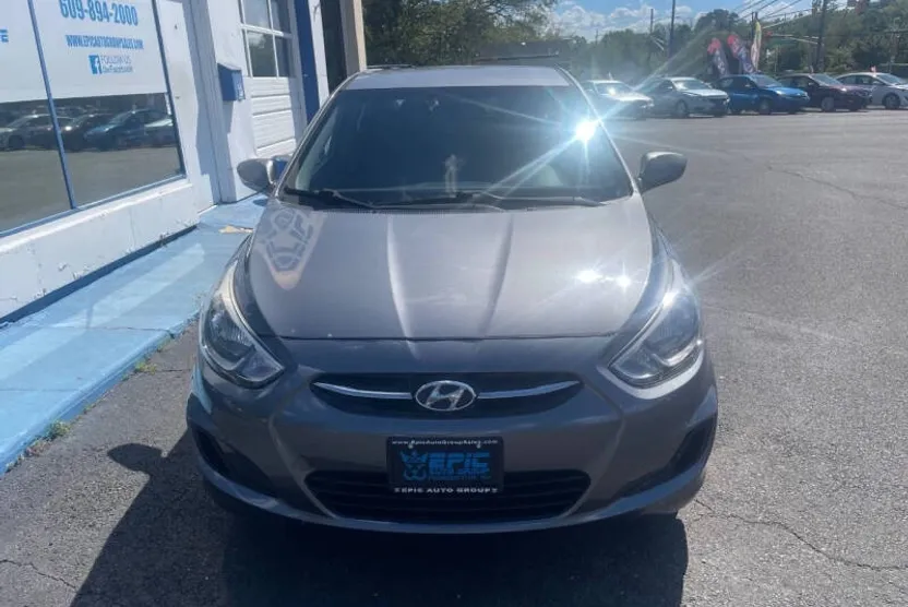2016 Hyundai Accent SE photo 1