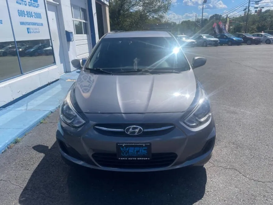2016 Hyundai Accent SE photo 1