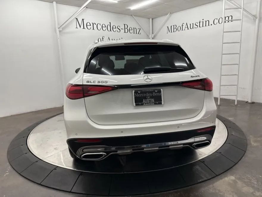 2026 Mercedes Benz GLC 300 4MATIC photo 1