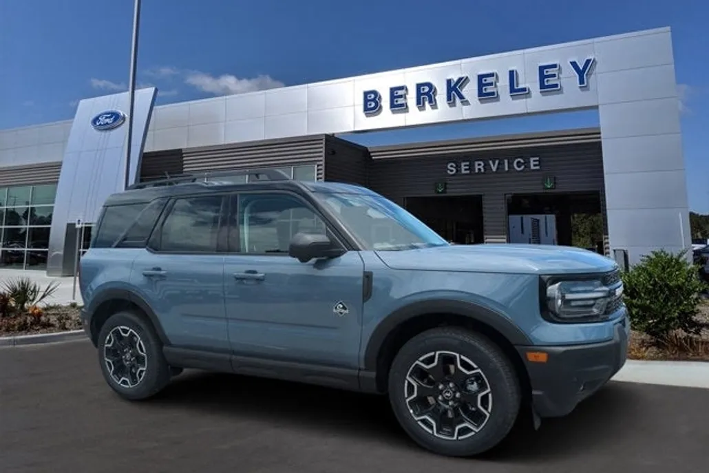 2025 Ford Bronco Sport Outer Banks photo 1