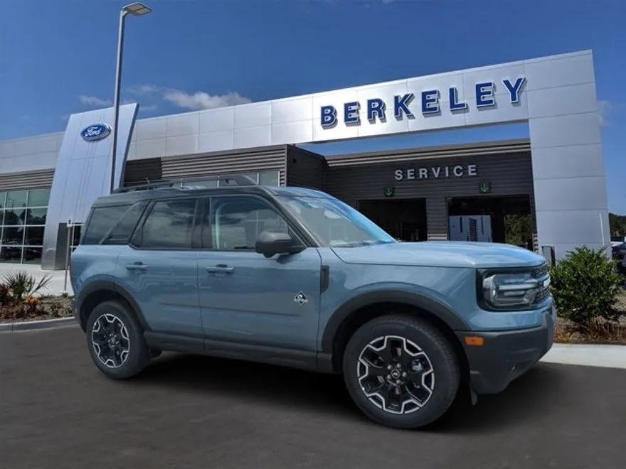 2025 Ford Bronco Sport Outer Banks photo 1