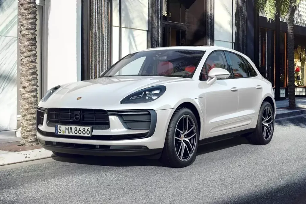 2025 Porsche Macan T photo 1