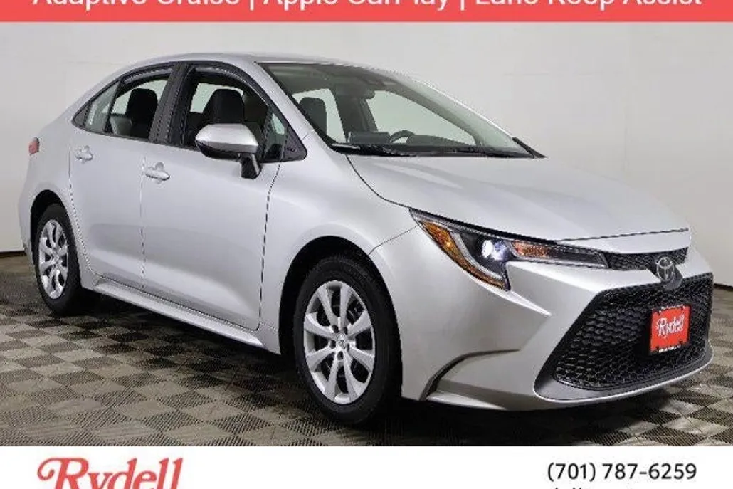 2021 Toyota Corolla LE photo 1