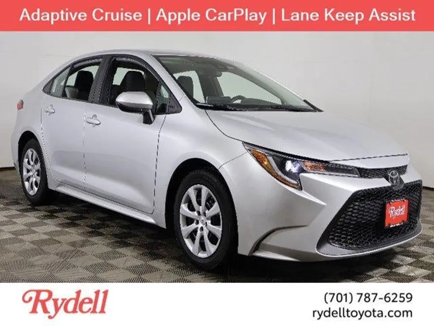 2021 Toyota Corolla LE photo 1