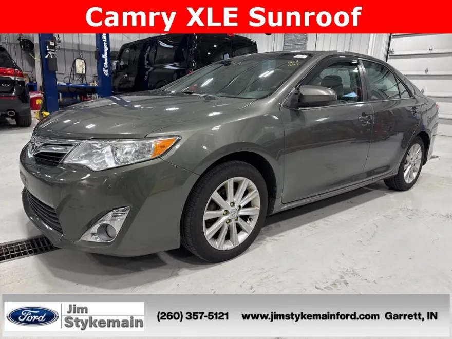 2014 Toyota Camry XLE photo 1