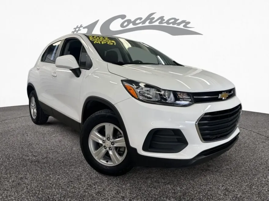 2022 Chevrolet Trax LS photo 1