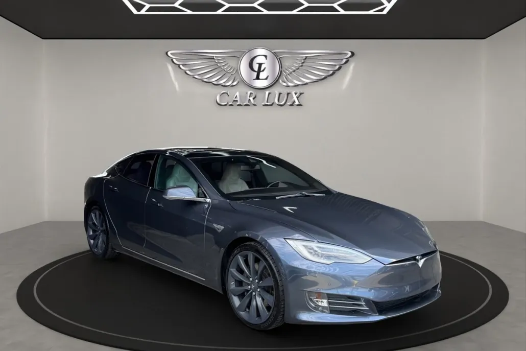 2016 Tesla Model S 90D photo 1