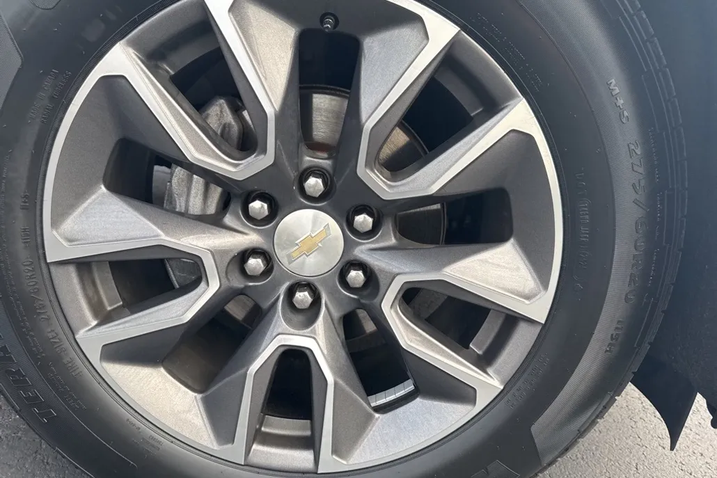 2021 Chevrolet Tahoe LT photo 1