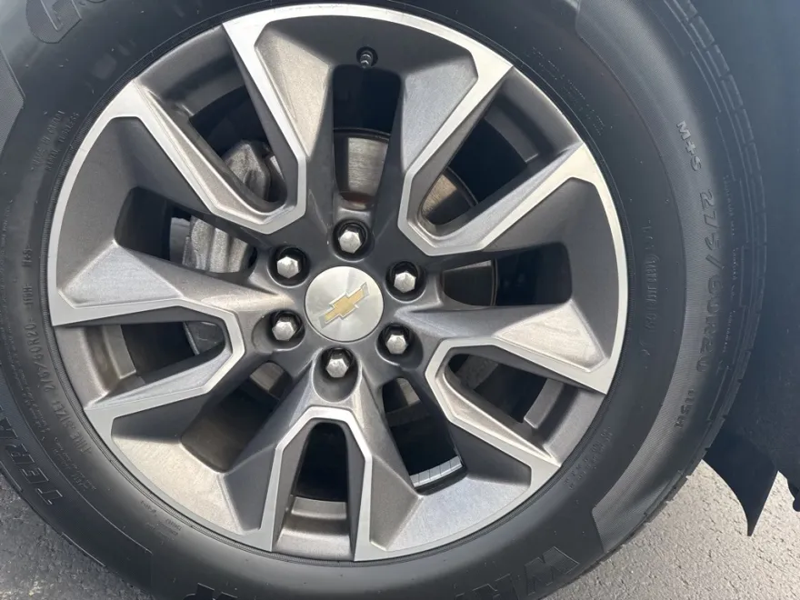 2021 Chevrolet Tahoe LT photo 1