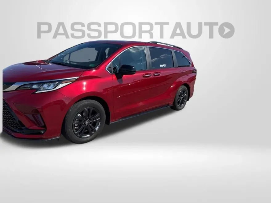 2024 Toyota Sienna XSE photo 1