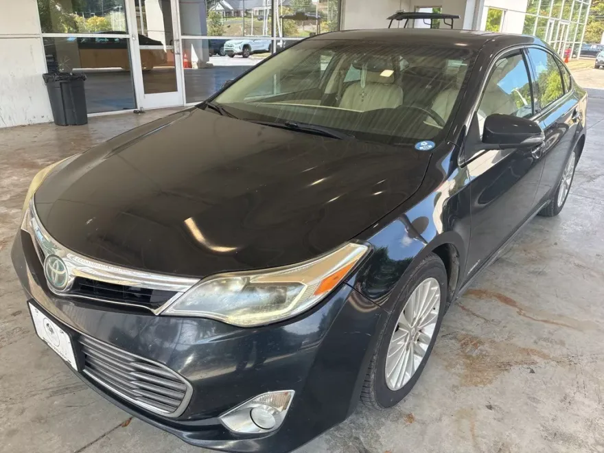 2015 Toyota Avalon Hybrid Limited photo 1